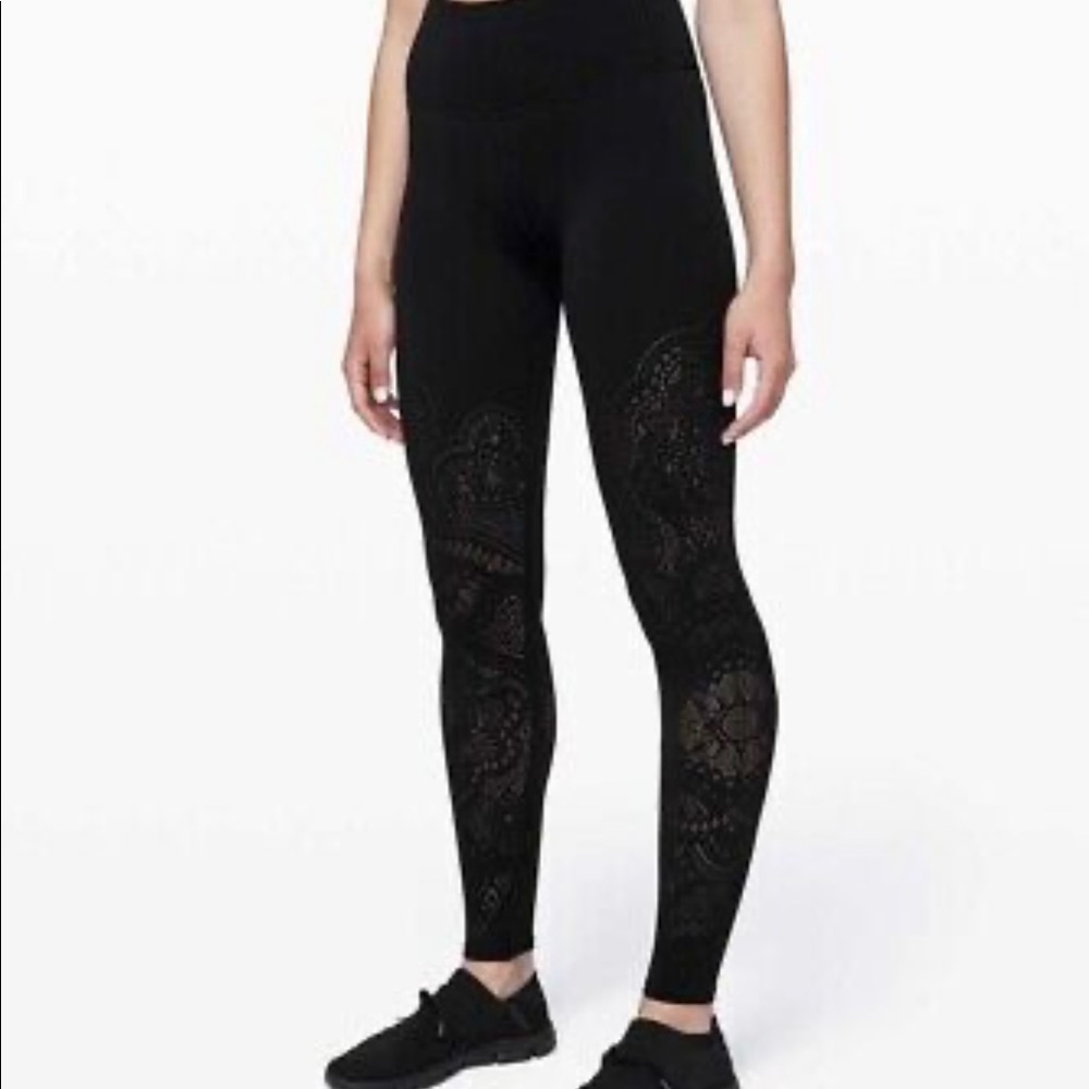 Lululemon Reveal Tight *Zen Expression Black